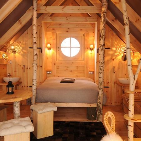 Cabane Lodge Domaine Du Lac Chambon Murol Esterno foto