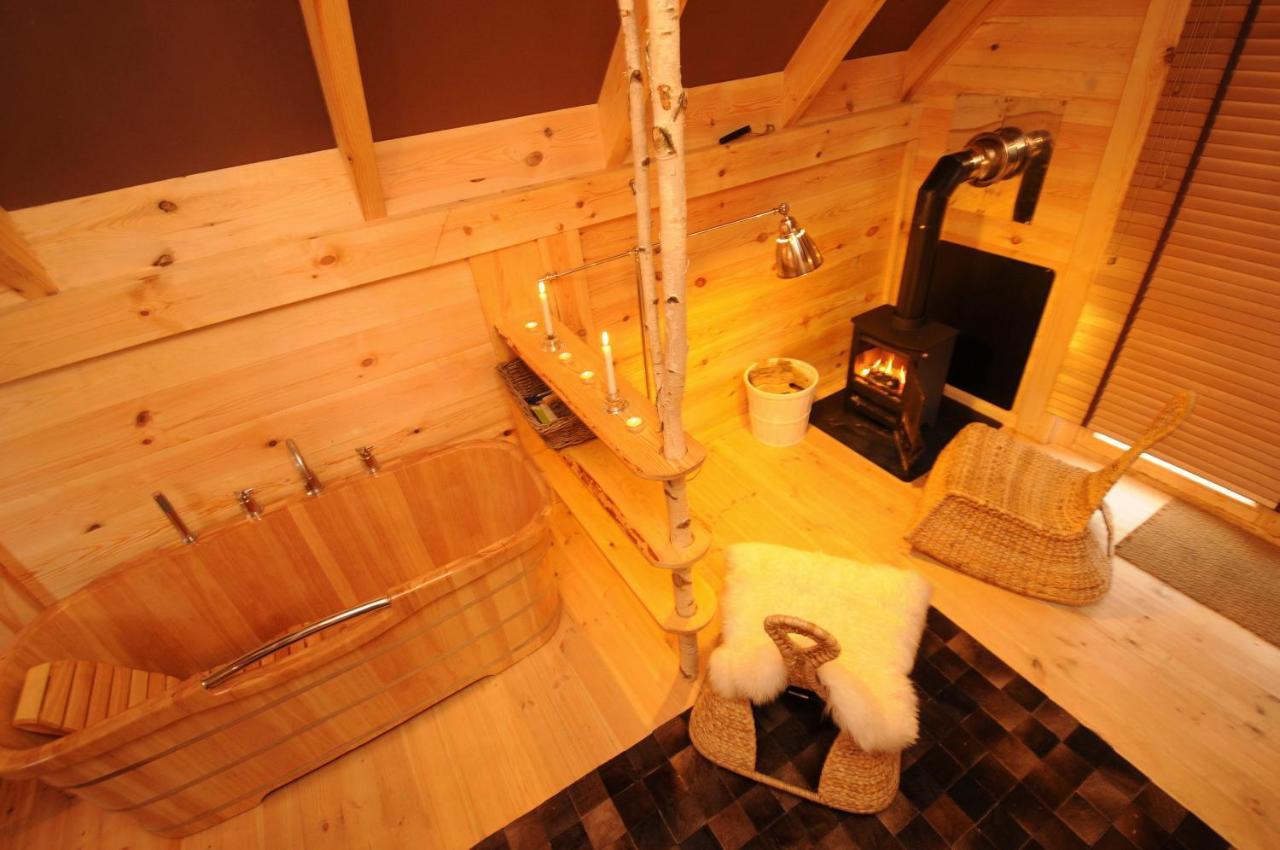 Cabane Lodge Domaine Du Lac Chambon Murol Esterno foto