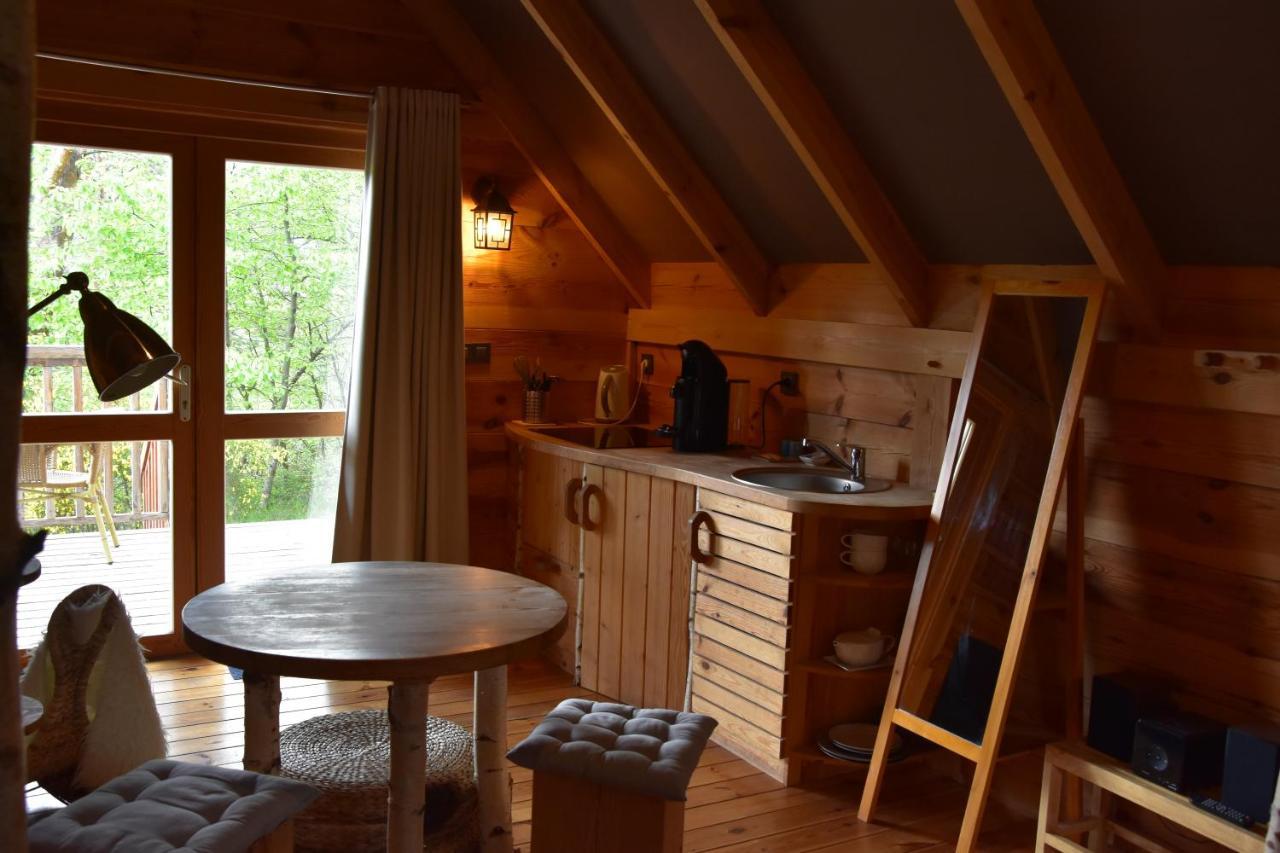 Cabane Lodge Domaine Du Lac Chambon Murol Esterno foto